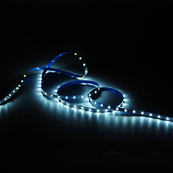 led лента Gauss Elementary (SMD 2835, 12 В, 4,8 Вт/м, 60 led/м, IP20) - включенная