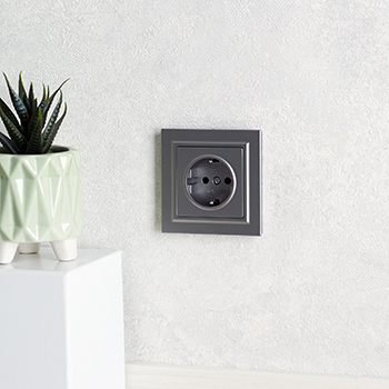 электроустановочные изделия IEK серии Brite - пример установки