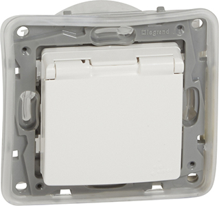 розетка 1-местная Legrand Etika 672232 с крышкой IP44 - внешний вид