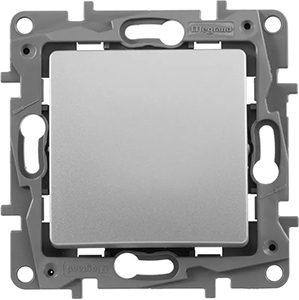 переключатель 1-клавишный перекрестный Legrand Etika 672409 - внешний вид